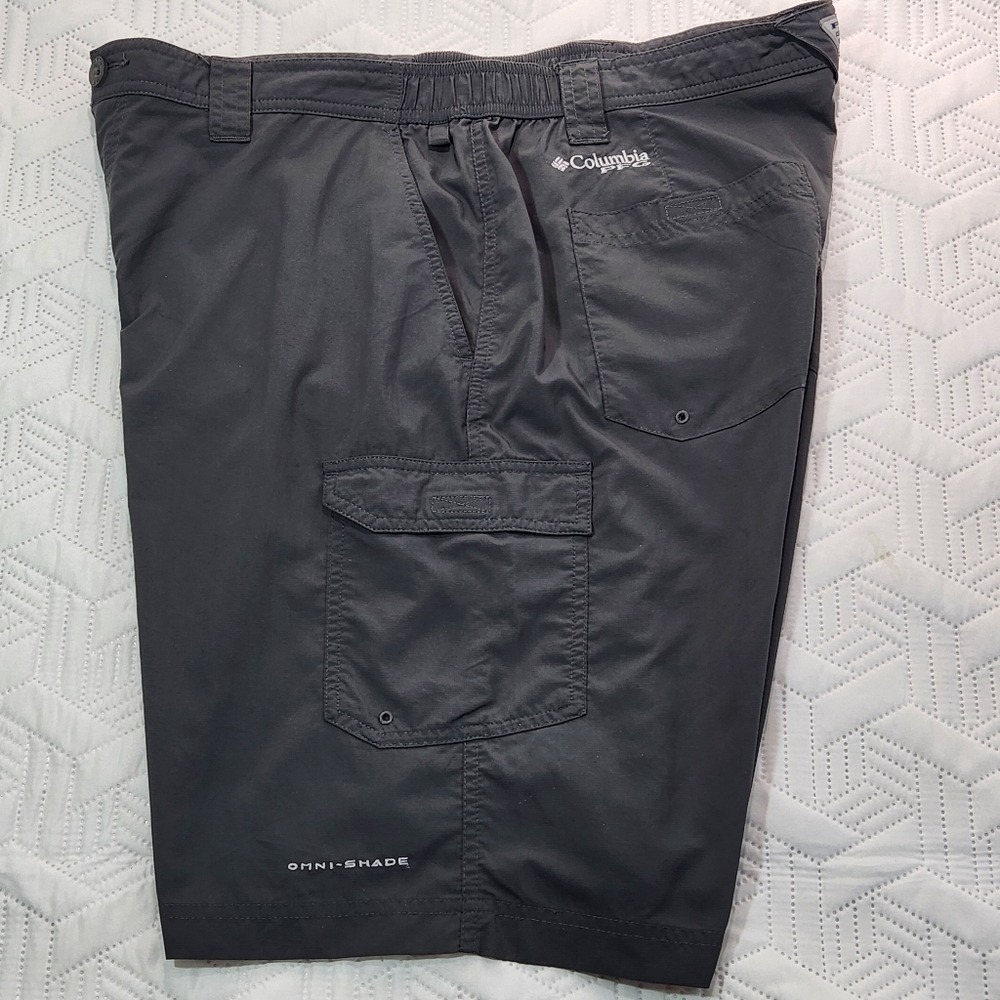 Columbia Sportswear Men's Shorts Omni-Shade PFG Cargo Khaki Gray Sz 38 5 Pocket - Picture 2 of 16